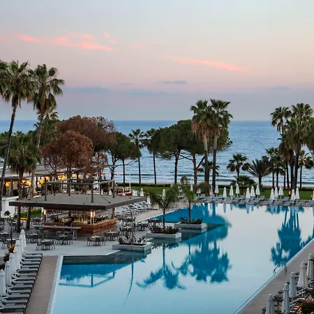 Acanthus Cennet Barut Collection